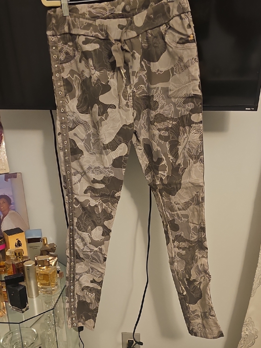 Made In Italy Flower Pants Emblished